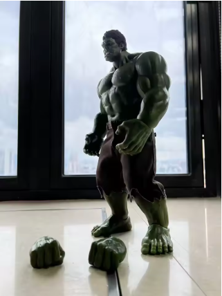 Hulk crushes big size